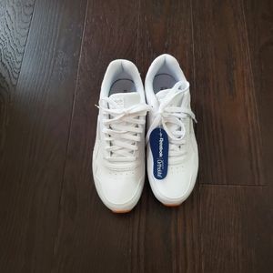 New Reebok Classic Size 8 women